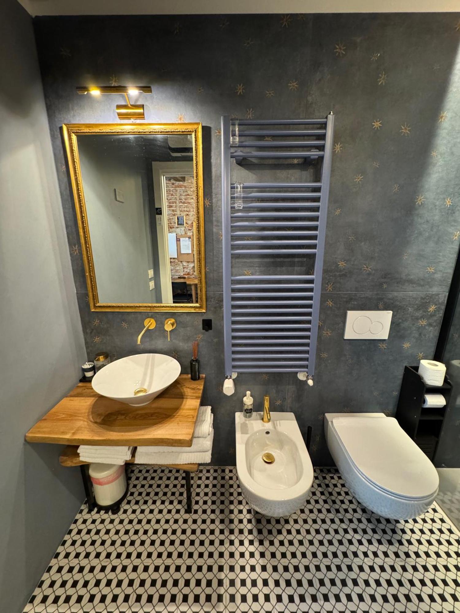 Storico Fronte Piazza In Borgo Portello Apartment *
