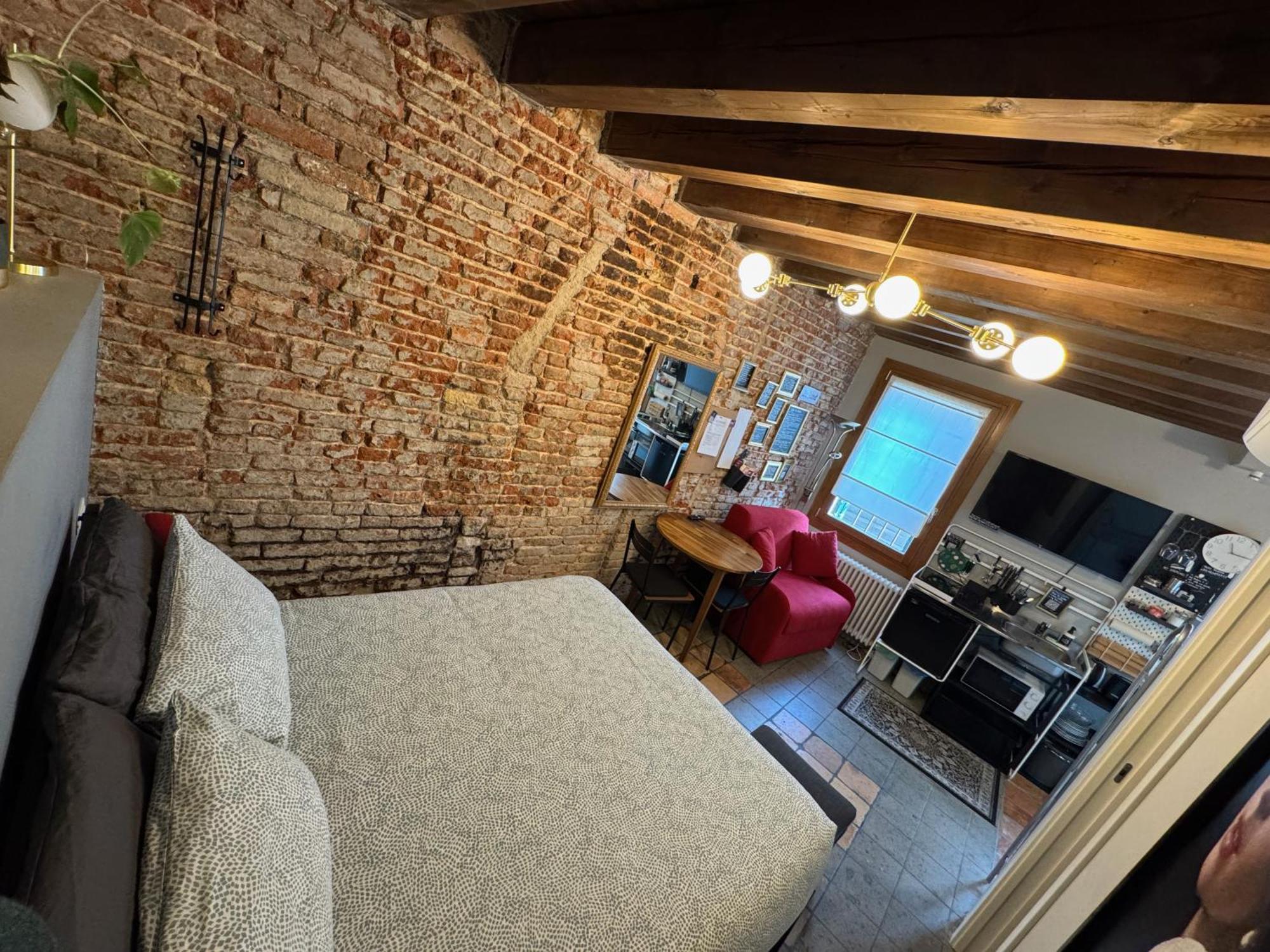 Apartment Storico Fronte Piazza In Borgo Portello