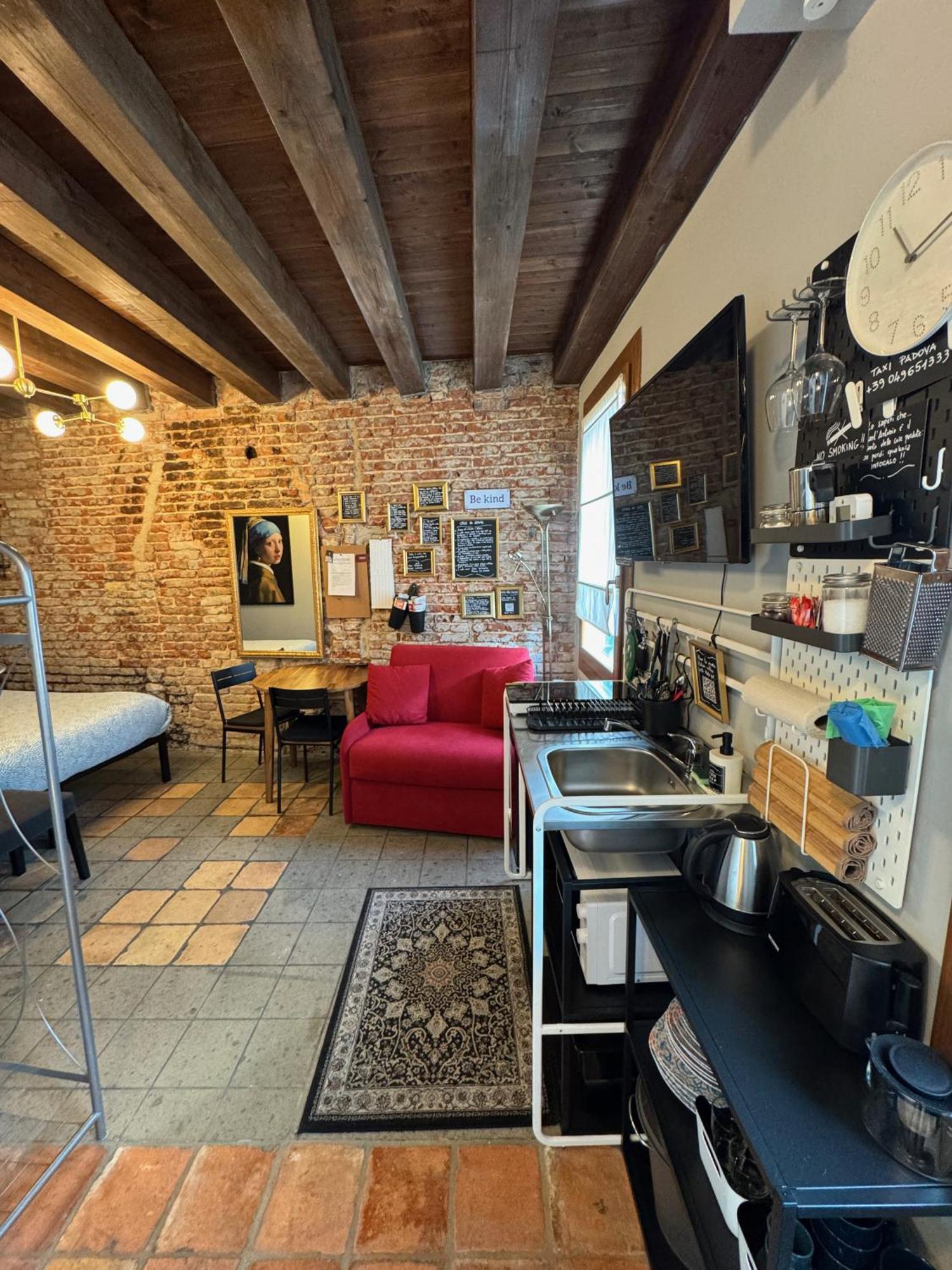 Apartment Storico Fronte Piazza In Borgo Portello Padova
